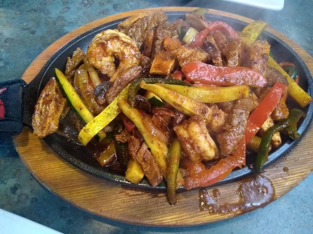 Que Pasa Mexican Cafe | restaurant | 1594 Hillman St, Tulare, CA 93274, USA | 5596840600 OR +1 559-684-0600