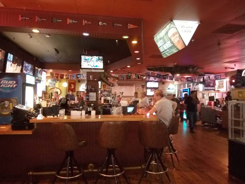 Gators Dockside DeLand | restaurant | 1788 S Woodland Blvd, DeLand, FL 32720, USA | 3867381996 OR +1 386-738-1996