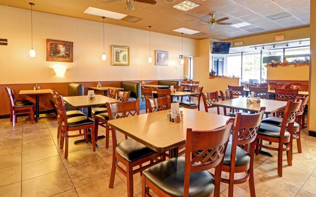 Cristos Pizza | restaurant | 1302 E Millbrook Rd, Raleigh, NC 27609, USA | 9198726797 OR +1 919-872-6797