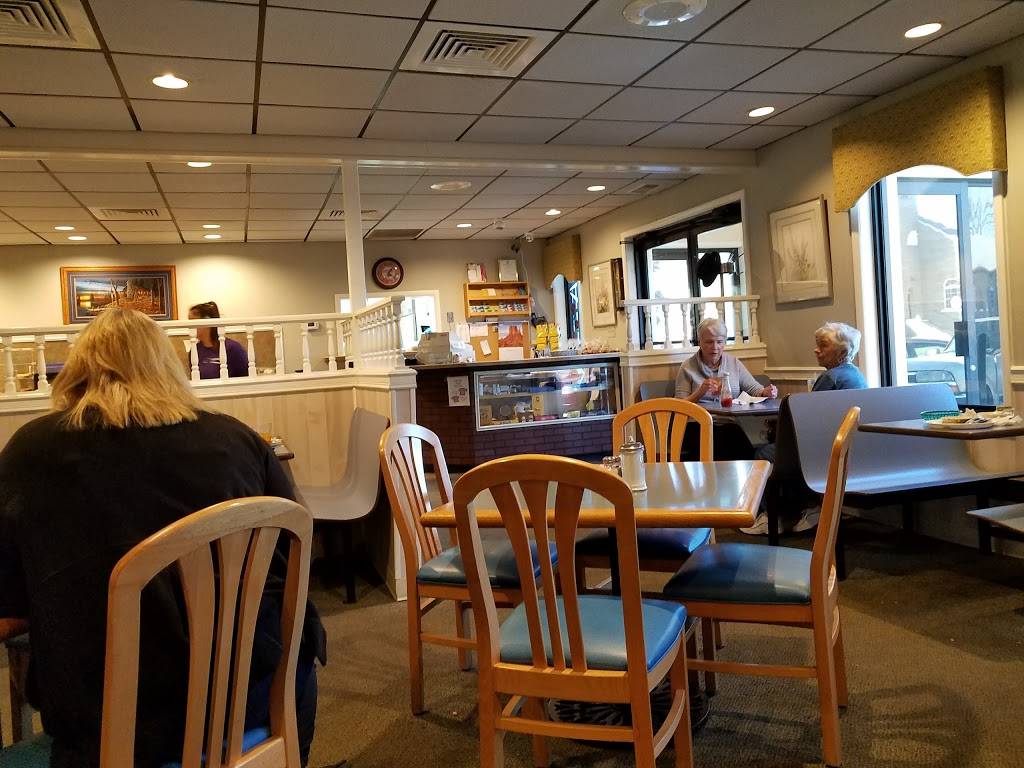 Danview Restaurant | restaurant | 116 Dan View Dr, Danville, VA 24541, USA | 4347933552 OR +1 434-793-3552