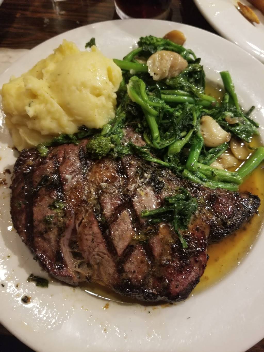 Roses Family Restaurant | restaurant | 35 Old State Rd 67, Oxford, CT 06478, USA | 2038810250 OR +1 203-881-0250