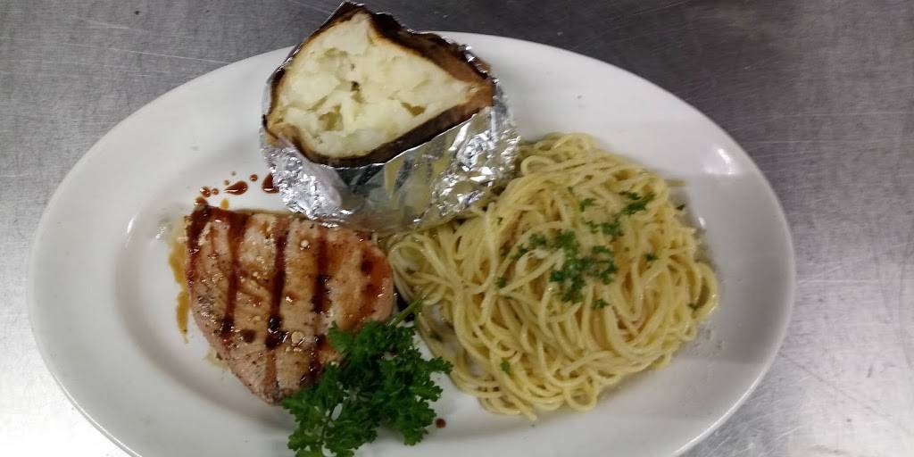 Skooters | restaurant | 323 E Main St, Mascoutah, IL 62258, USA | 6185664722 OR +1 618-566-4722