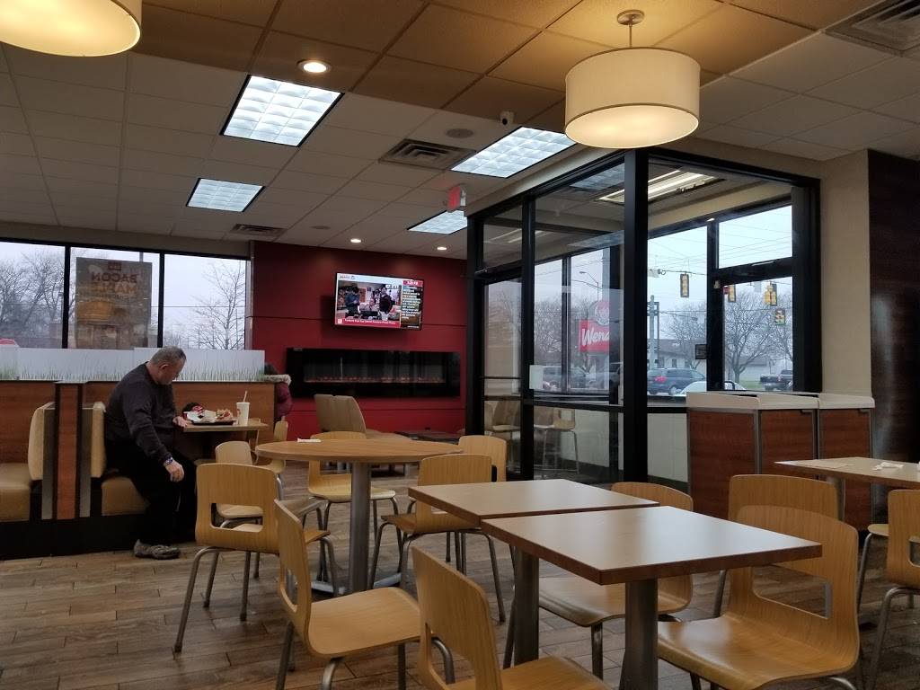 Wendys | restaurant | 9703 Kennedy Ave, Highland, IN 46322, USA | 2199226804 OR +1 219-922-6804