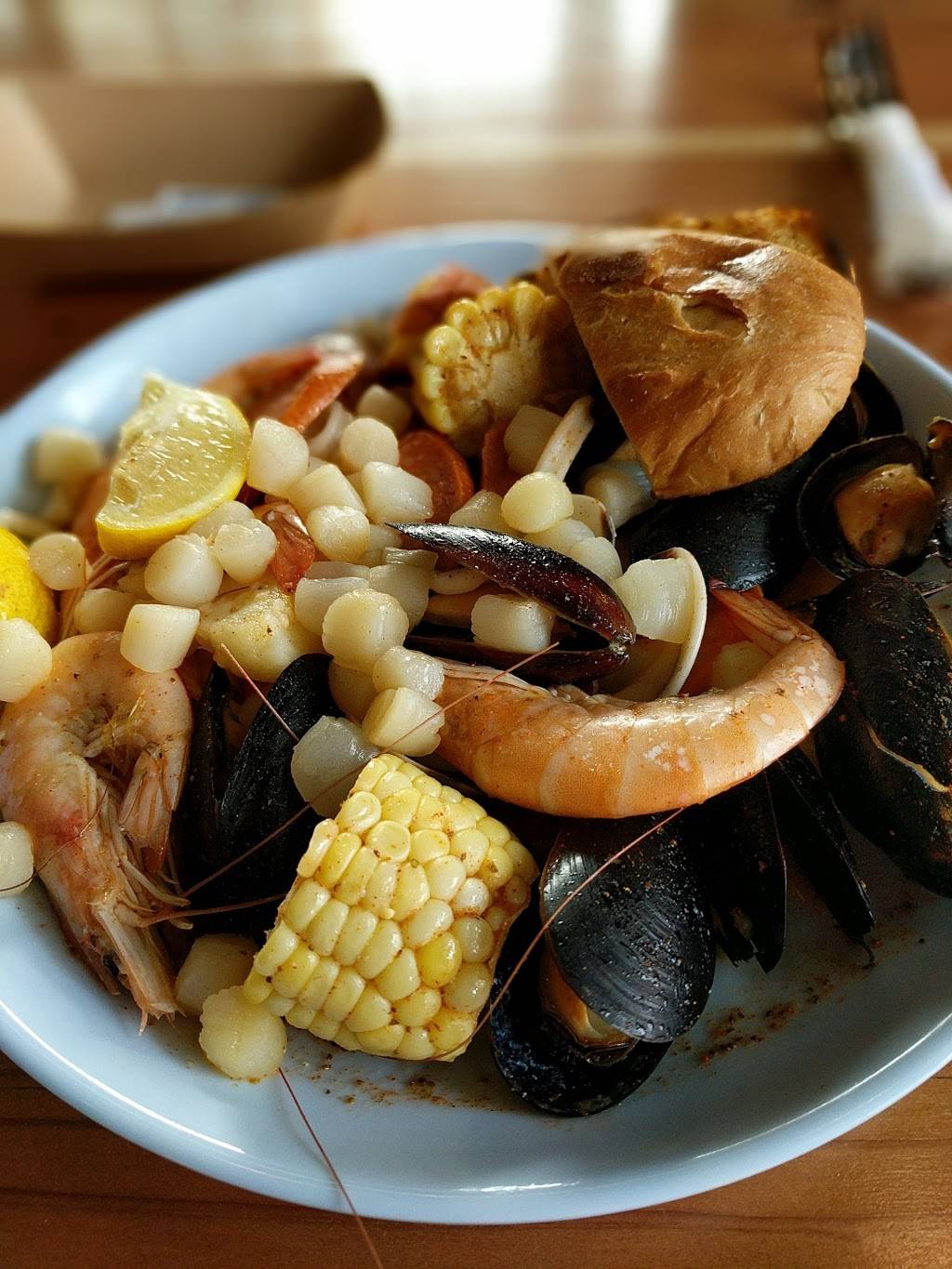 Seasurf Fish Co. | restaurant | 2650 Del Mar Heights Rd #300, Del Mar, CA 92014, USA | 8582807100 OR +1 858-280-7100