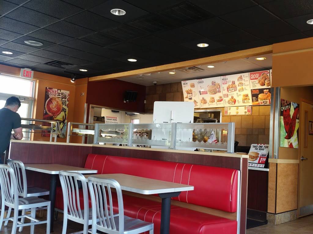 KFC | restaurant | 2555 S 175th St, Omaha, NE 68130, USA | 4029335211 OR +1 402-933-5211