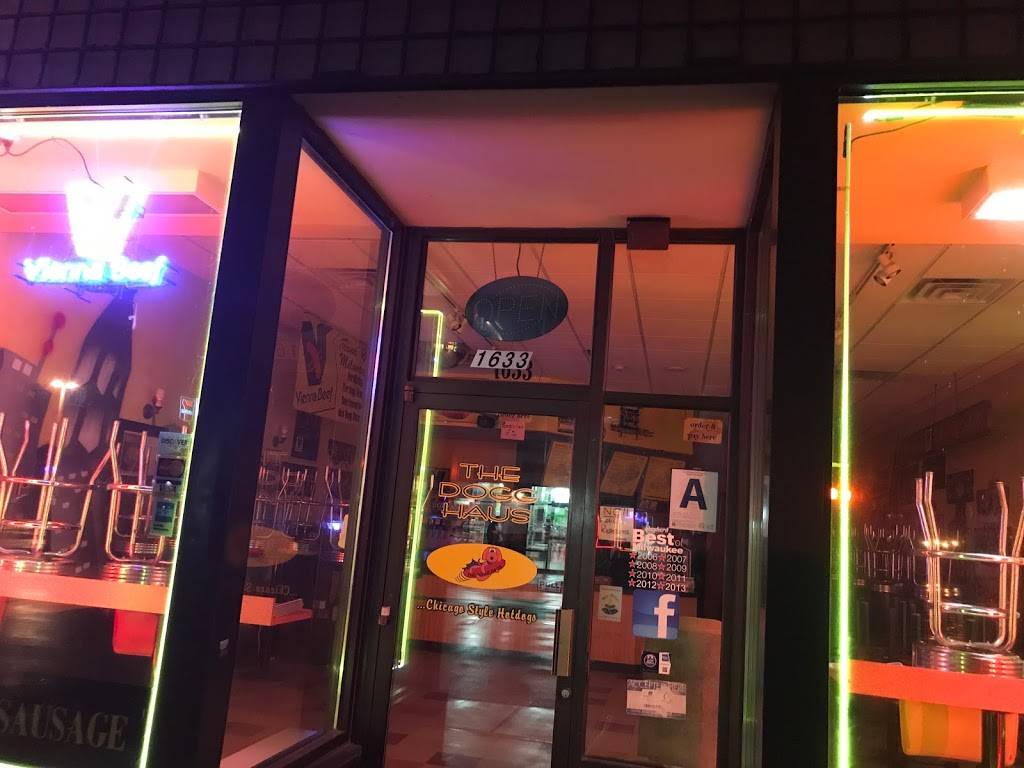 The Dogg Haus | restaurant | 1633 W Wells St, Milwaukee, WI 53233, USA | 4149339179 OR +1 414-933-9179