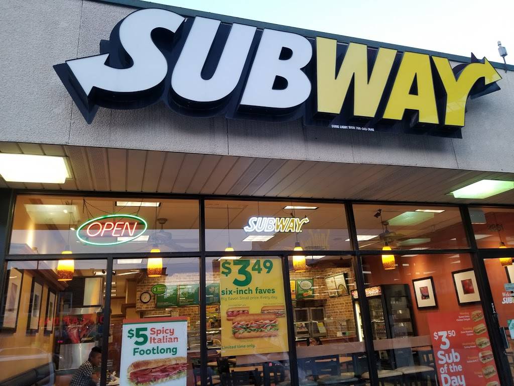 Subway Restaurants | restaurant | 2851 N Milwaukee Ave, Chicago, IL 60618, USA | 7732522320 OR +1 773-252-2320