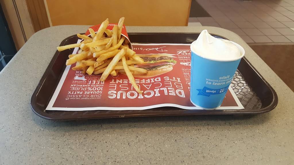 Wendys | restaurant | 6116 Northwest Hwy, Crystal Lake, IL 60014, USA | 8154555222 OR +1 815-455-5222