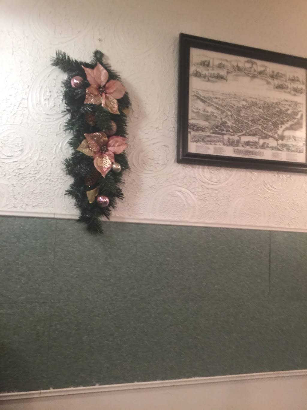 Jacobs Pizza & Italian Cuisine | restaurant | 200 E Broad St, Paulsboro, NJ 08066, USA | 8562245610 OR +1 856-224-5610