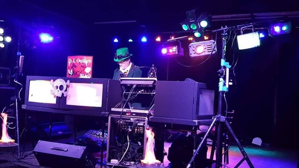 Mummers Bar | restaurant | 906 Victorian Ave, Sparks, NV 89431, USA | 7754093754 OR +1 775-409-3754