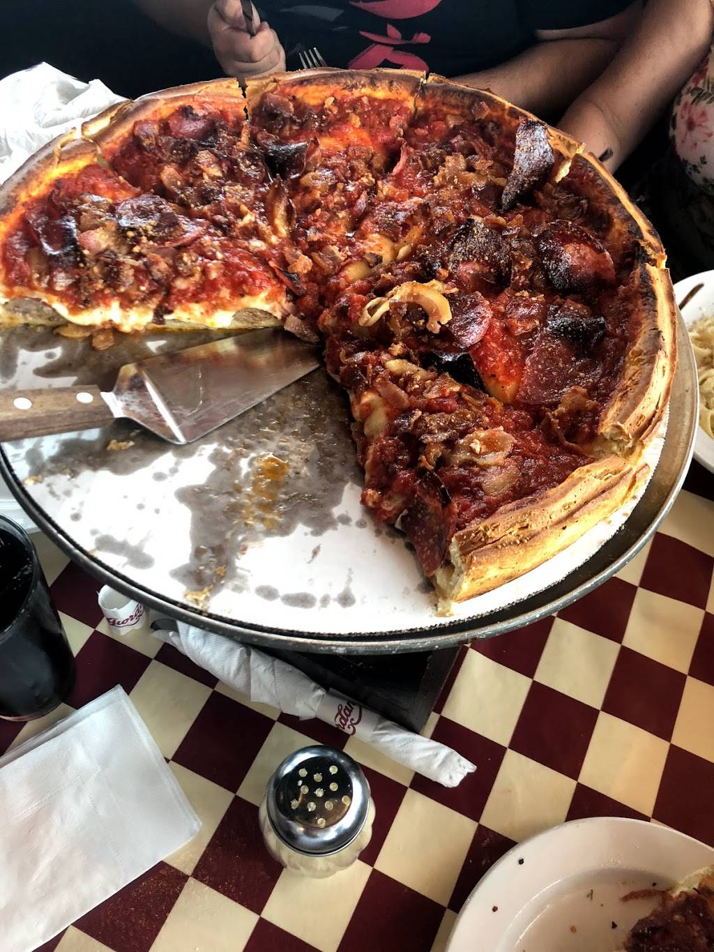 Giordanos | restaurant | 1505 S Randall Rd, Algonquin, IL 60102, USA | 8478540076 OR +1 847-854-0076