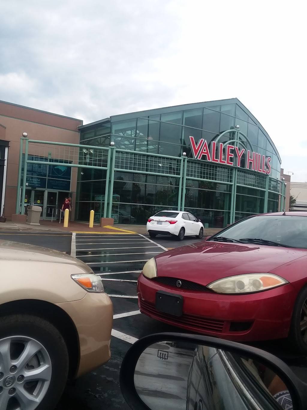 Chick-fil-A | restaurant | 1960 US Hwy 70 SE Ste 2-121, Hickory, NC 28602, USA | 8283227038 OR +1 828-322-7038