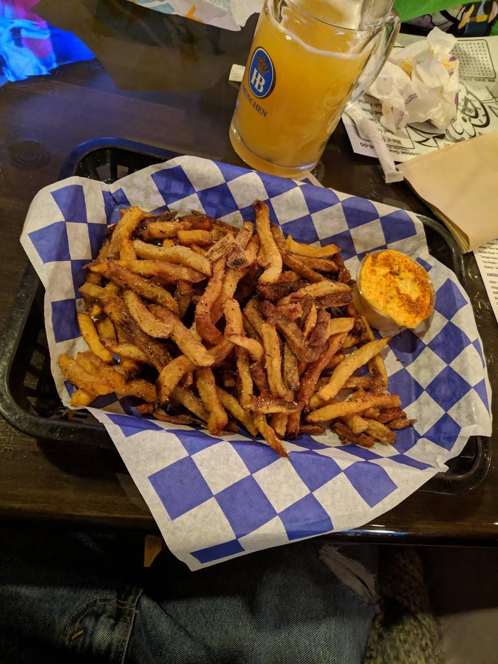 Das Bierhalle | restaurant | 9527 Harford Rd, Parkville, MD 21234, USA | 4106681011 OR +1 410-668-1011