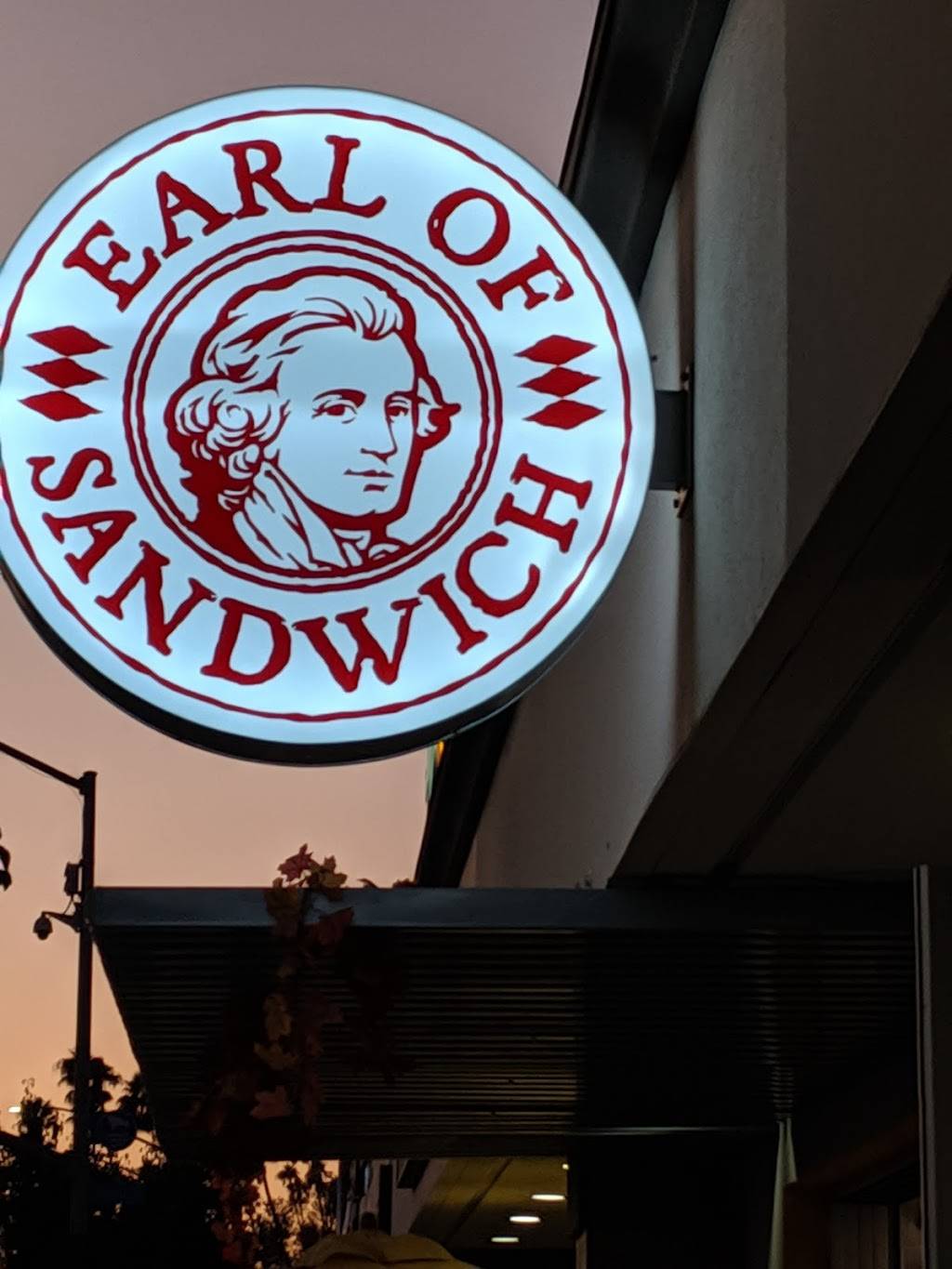 Earl of Sandwich | restaurant | 4803 2nd St, Long Beach, CA 90803, USA | 5623437740 OR +1 562-343-7740