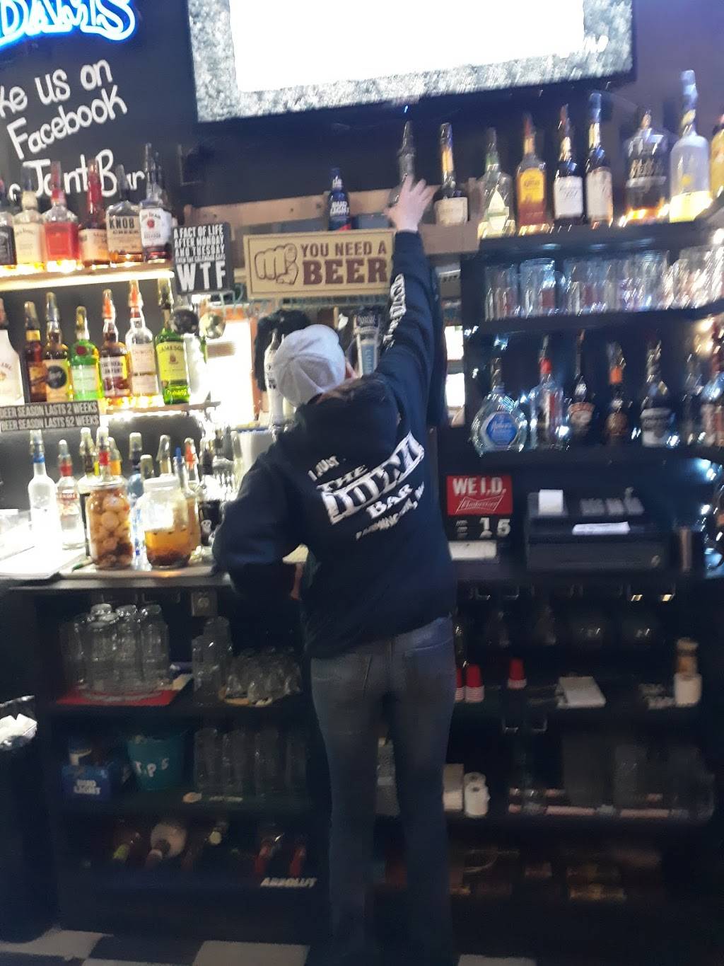 The Joint Bar & Grill | restaurant | 24 Mechanic St, Farmington, NH 03835, USA | 6039238803 OR +1 603-923-8803