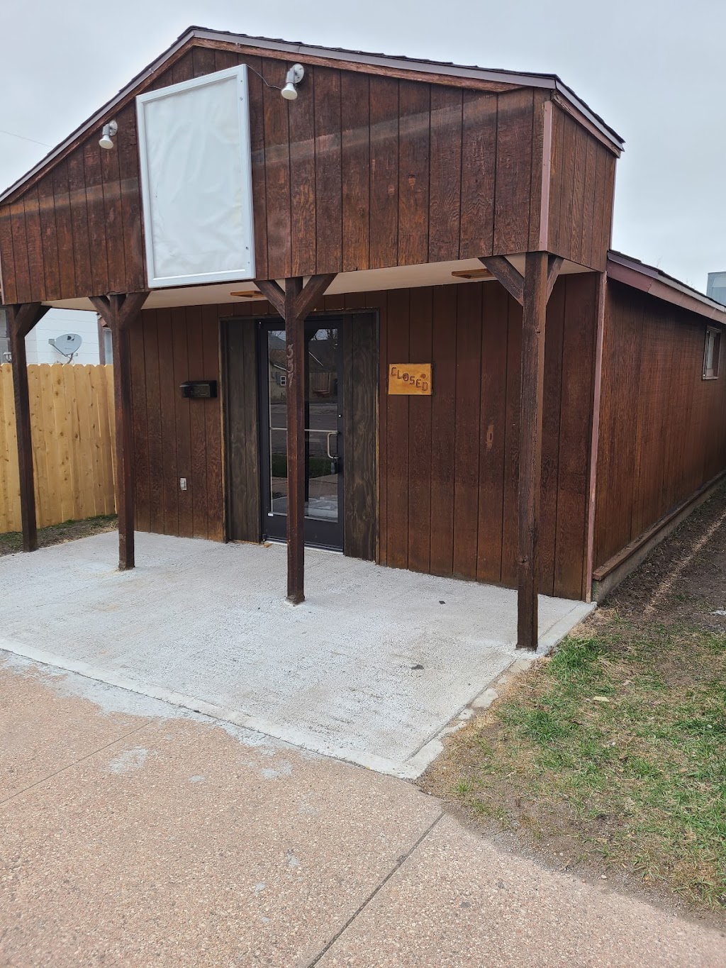 JSI Grill | restaurant | 357 W University Ave, Laramie, WY 82072, USA | 3074602653 OR +1 307-460-2653