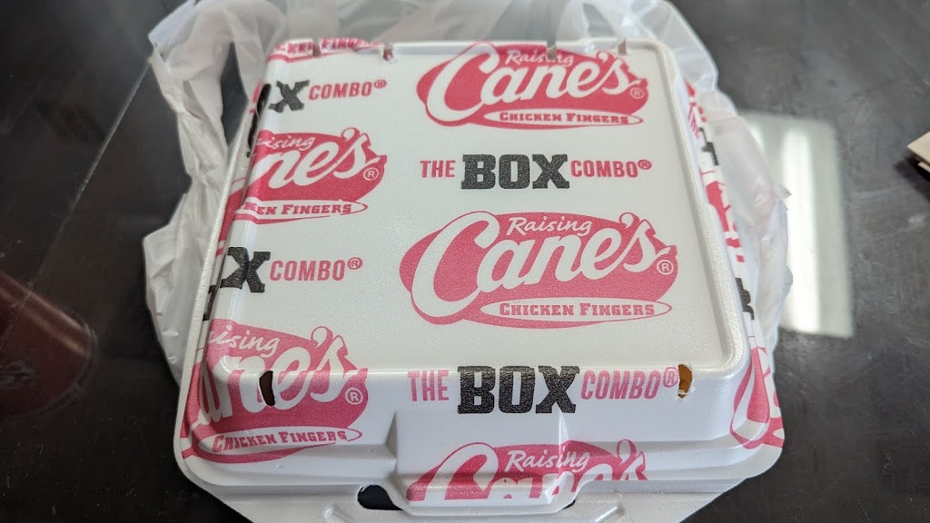 Raising Canes Chicken Fingers | restaurant | 1420 Golf Rd, Rolling Meadows, IL 60008, USA | 8472270170 OR +1 847-227-0170