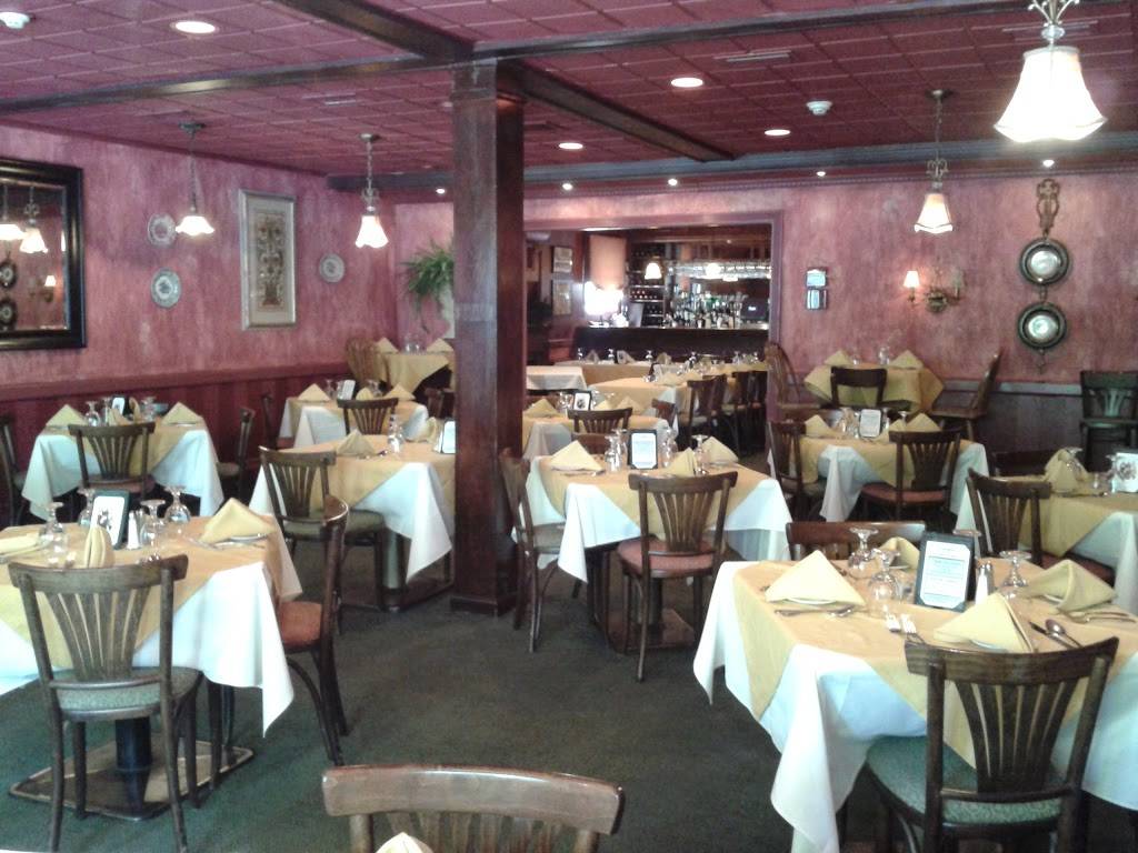 Consiglios Restaurant | restaurant | 165 Wooster St, New Haven, CT 06511, USA | 2038654489 OR +1 203-865-4489