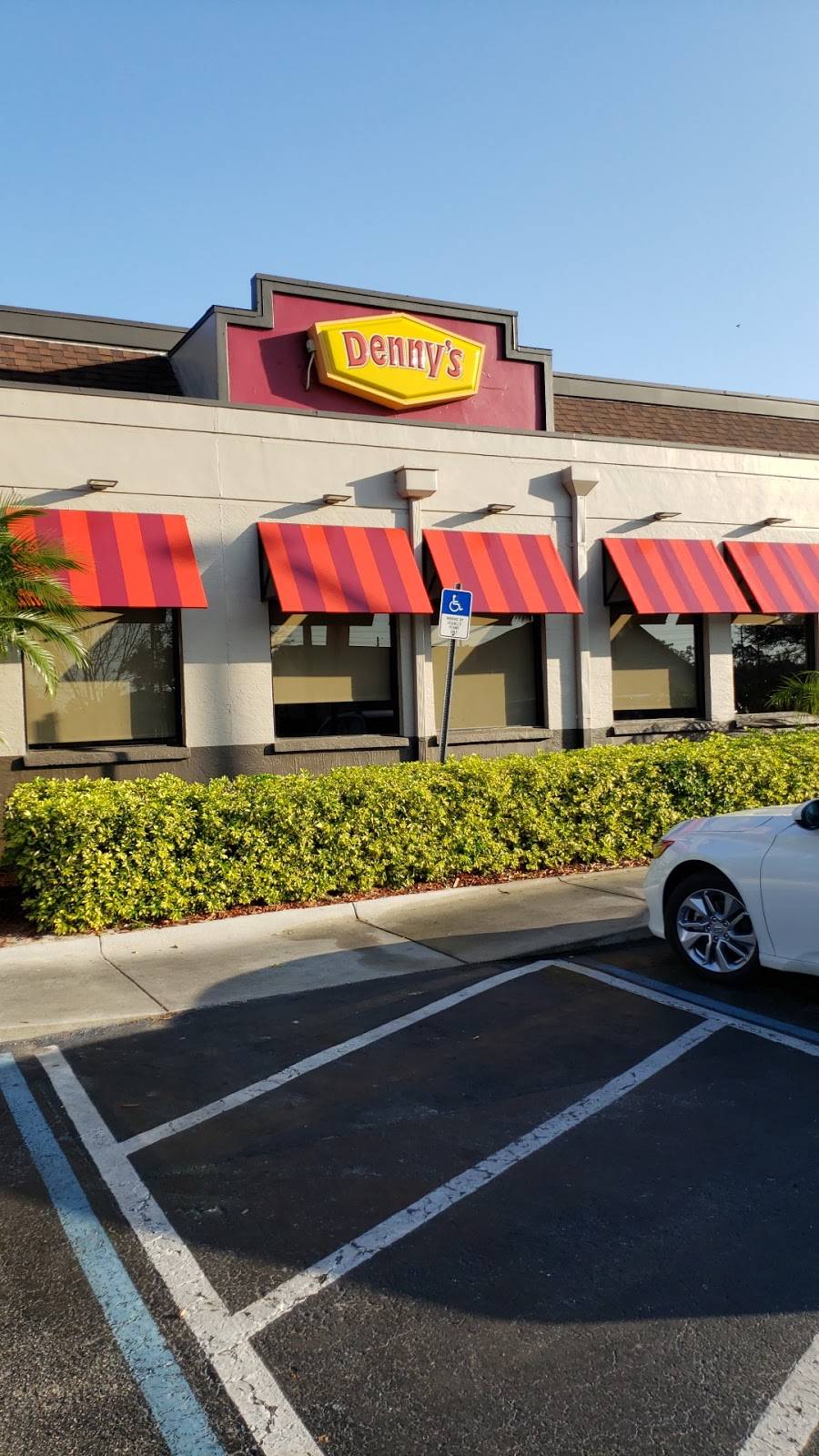 Dennys | restaurant | 11915 E Colonial Dr, Orlando, FL 32825, USA | 4073810379 OR +1 407-381-0379