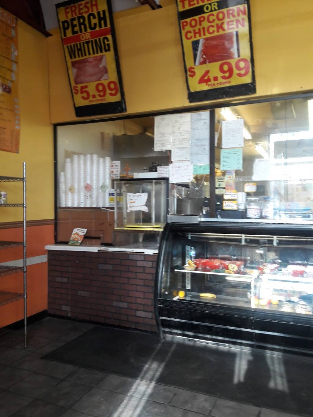 Manhattan Fish & Chicken | restaurant | 22000 W Seven Mile Rd, Detroit, MI 48219, USA | 3134122266 OR +1 313-412-2266