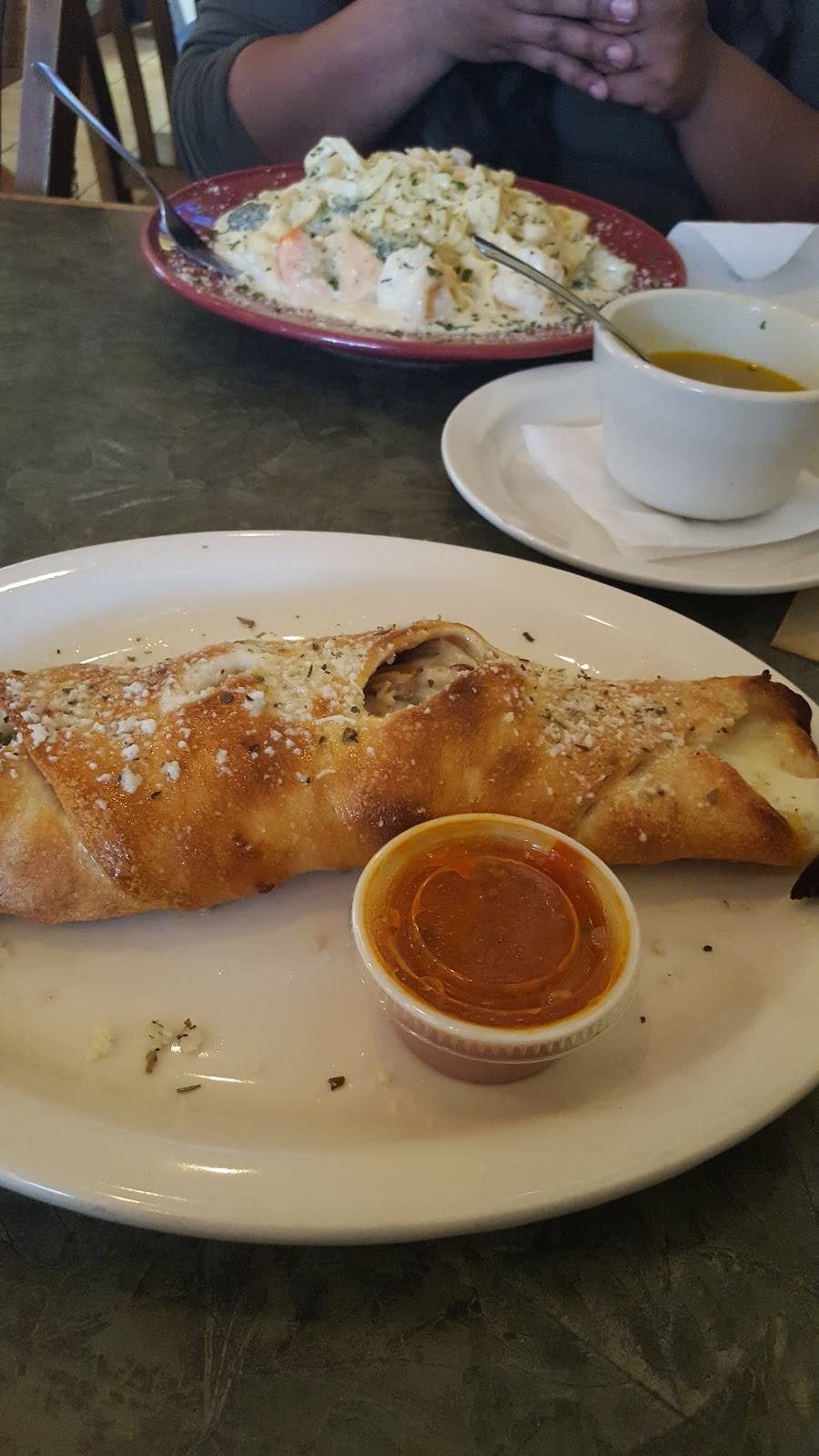 Carusos Bistro | restaurant | Shopping Center, 264 Dove Run Centre Dr, Middletown, DE 19709, USA | 3024490000 OR +1 302-449-0000