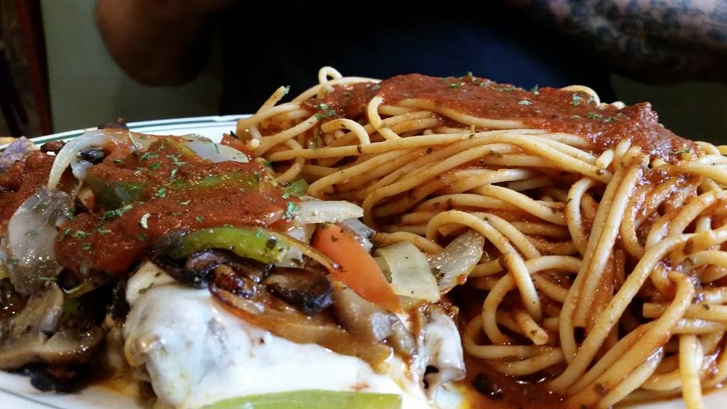 Paisanos Italian Restaurant | restaurant | 113 N Chicago Ave, South Milwaukee, WI 53172, USA | 4148569020 OR +1 414-856-9020