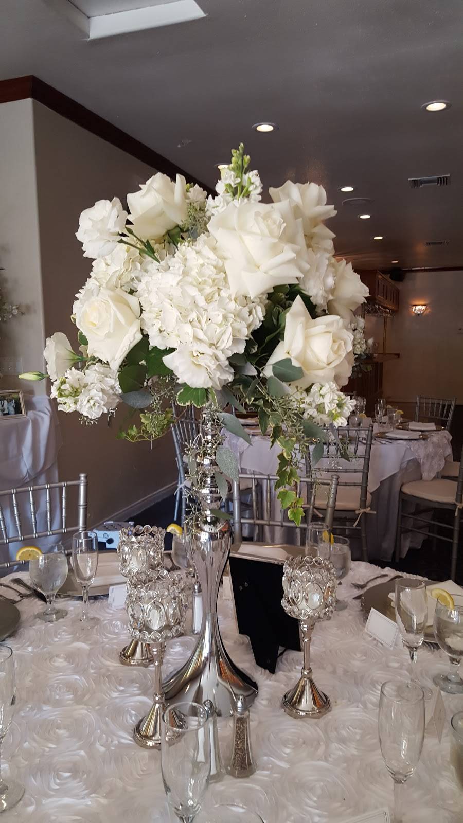 Kellys Steak and Seafood | restaurant | 26453 Friendly Valley Pkwy, Santa Clarita, CA 91321, USA | 6612504174 OR +1 661-250-4174