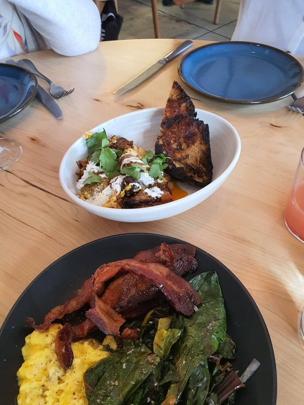 ADAMAE | restaurant | 1538 Sunset Blvd, Los Angeles, CA 90026, USA | 2132668001 OR +1 213-266-8001