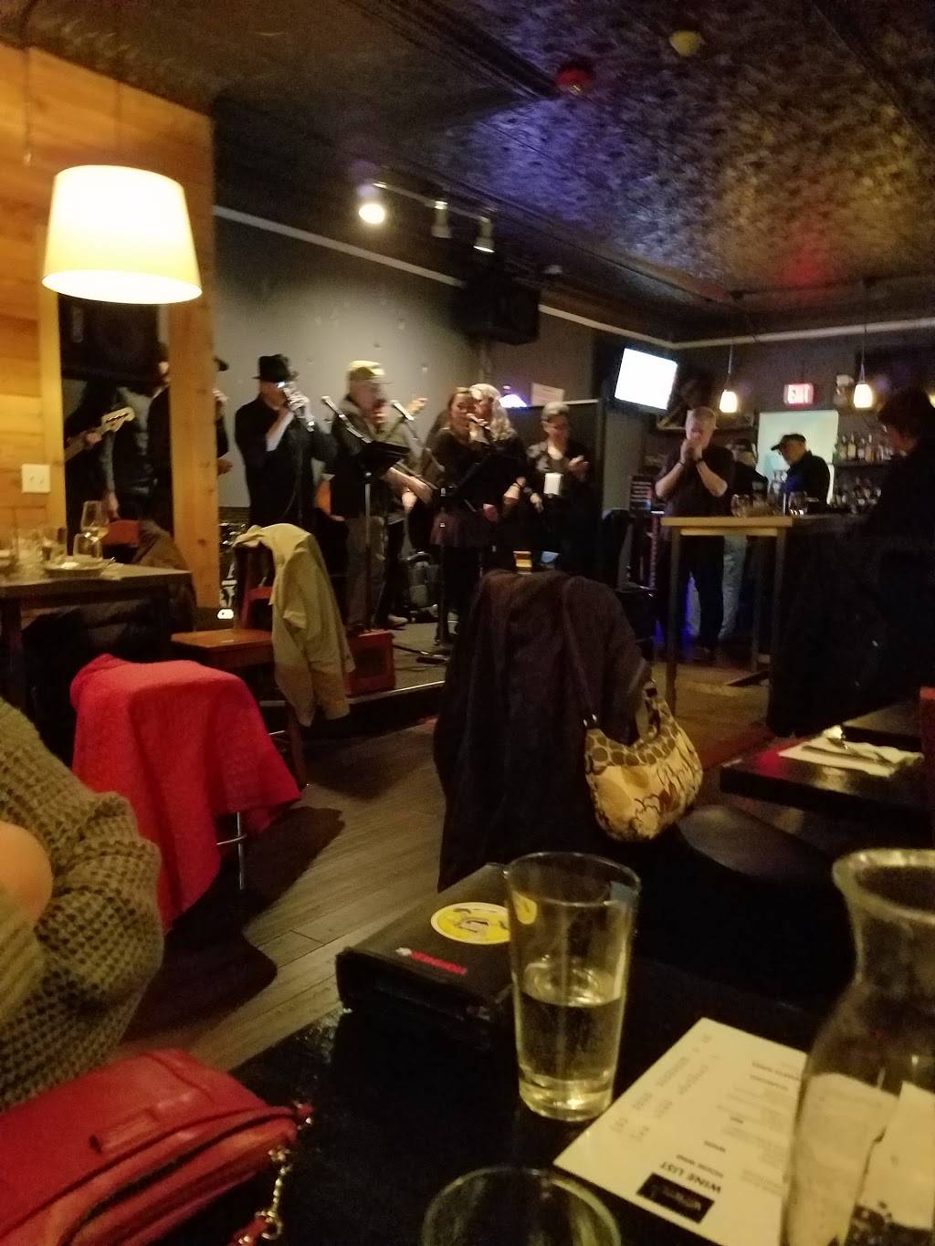 Amy’s Wine House | restaurant | 7235 Roosevelt Rd, Forest Park, IL 60130, USA | 7086574530 OR +1 708-657-4530