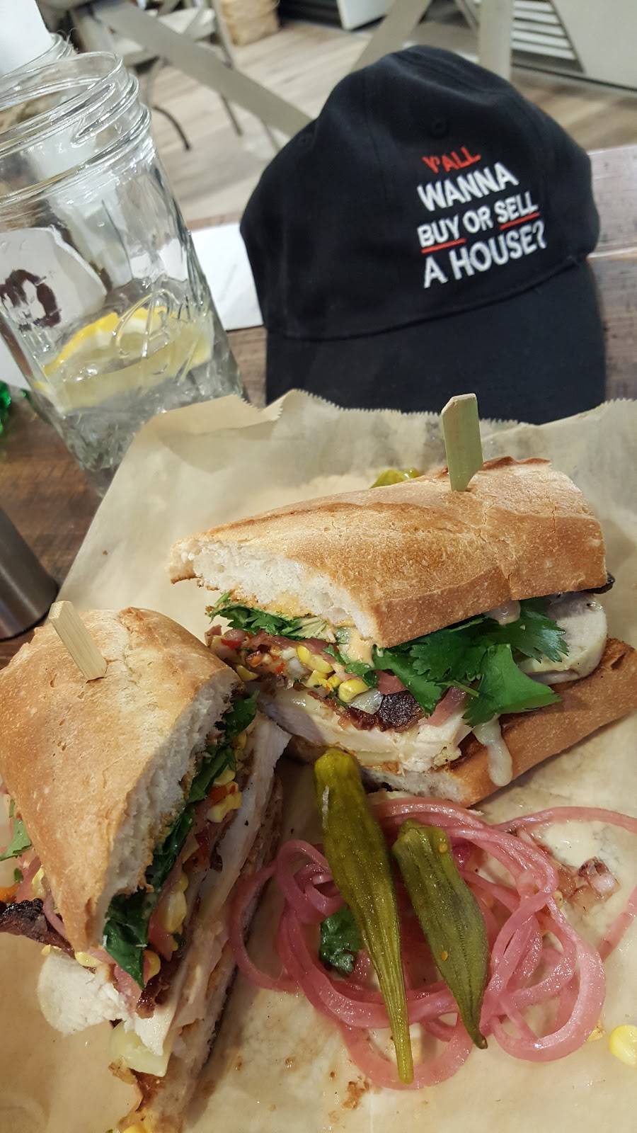 Elliotts On Linden | restaurant | 905 Linden Rd a, Pinehurst, NC 28374, USA | 9102150775 OR +1 910-215-0775