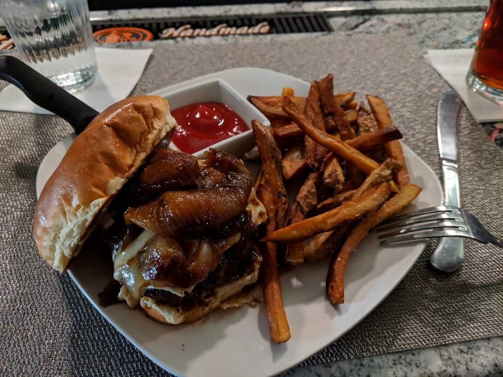 Robertas | restaurant | 322 6th St, Racine, WI 53403, USA | 2628003019 OR +1 262-800-3019