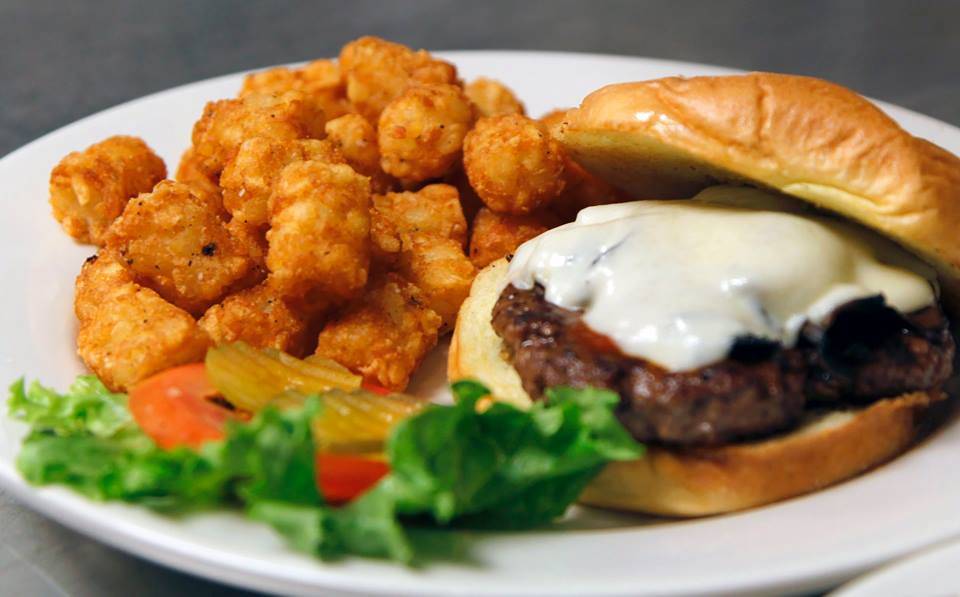 Luckys Burger & Brew Emory Village | restaurant | 1569 N Decatur Rd, Atlanta, GA 30307, USA | 4043434506 OR +1 404-343-4506