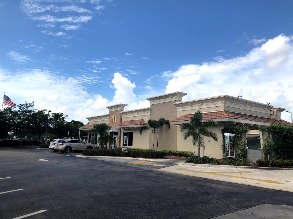 Shoppes of Grande Oak | shopping mall | 20301 20321 Grande Oak Shoppes Dr, Estero, FL 33928, USA | 8136644800 OR +1 813-664-4800