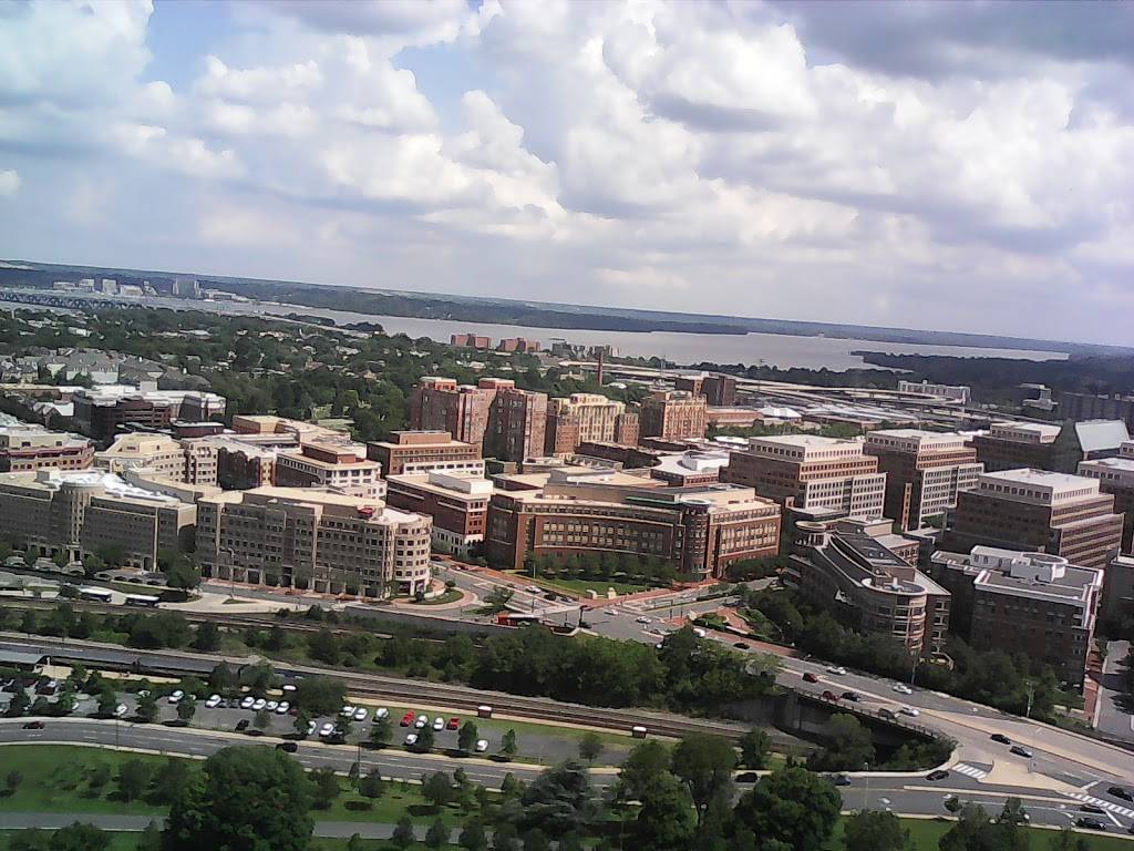 Starbucks | cafe | 2459 Eisenhower Ave, Alexandria, VA 22314, USA | 7039604279 OR +1 703-960-4279