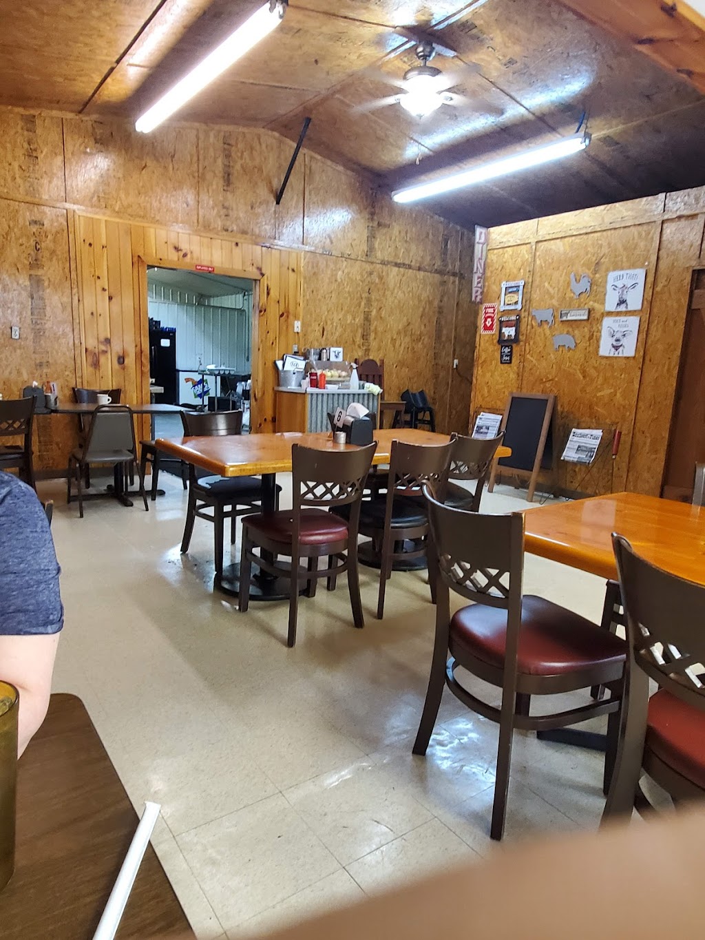 CJs Cafe | restaurant | 304 W Wilson St, Valliant, OK 74764, USA | 5809334401 OR +1 580-933-4401