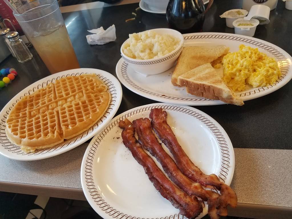 Waffle House | meal takeaway | 4525 James S. McDonnell Blvd, Berkeley, MO 63134, USA | 3144238097 OR +1 314-423-8097