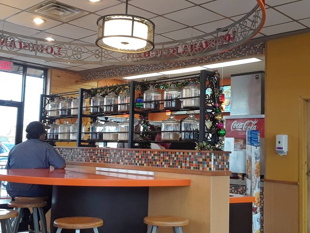 Popeyes Louisiana Kitchen | restaurant | 506 S WW White Rd, San Antonio, TX 78220, USA | 2103335504 OR +1 210-333-5504