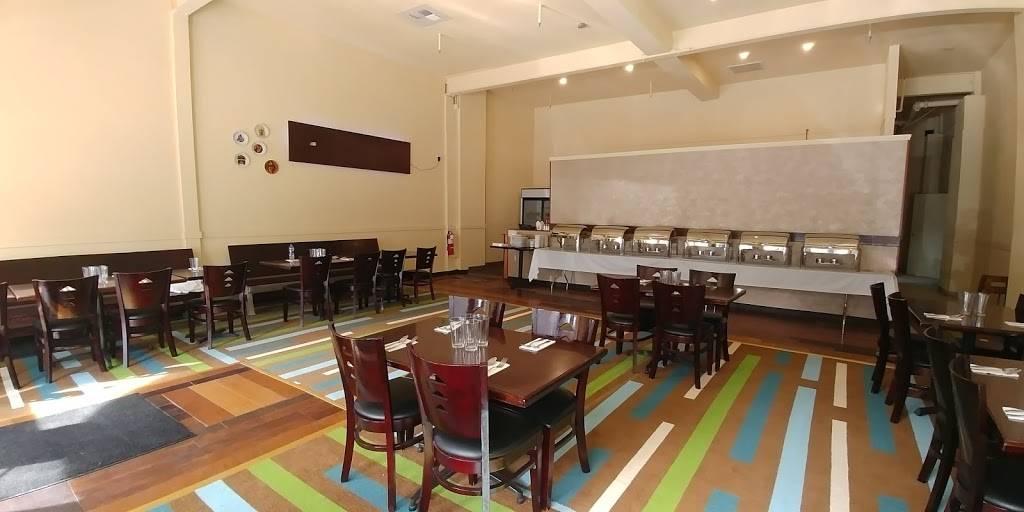 Monsoon Indian Restaurant & Banquet hall | restaurant | 950 10th St #15, Modesto, CA 95354, USA | 2092485711 OR +1 209-248-5711