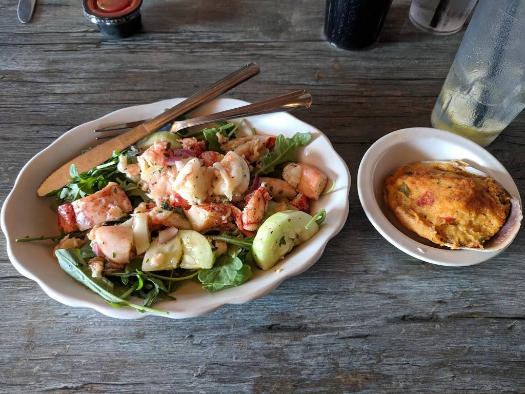 Quitos Restaurant | restaurant | 411 Thames St, Bristol, RI 02809, USA | 4012534500 OR +1 401-253-4500