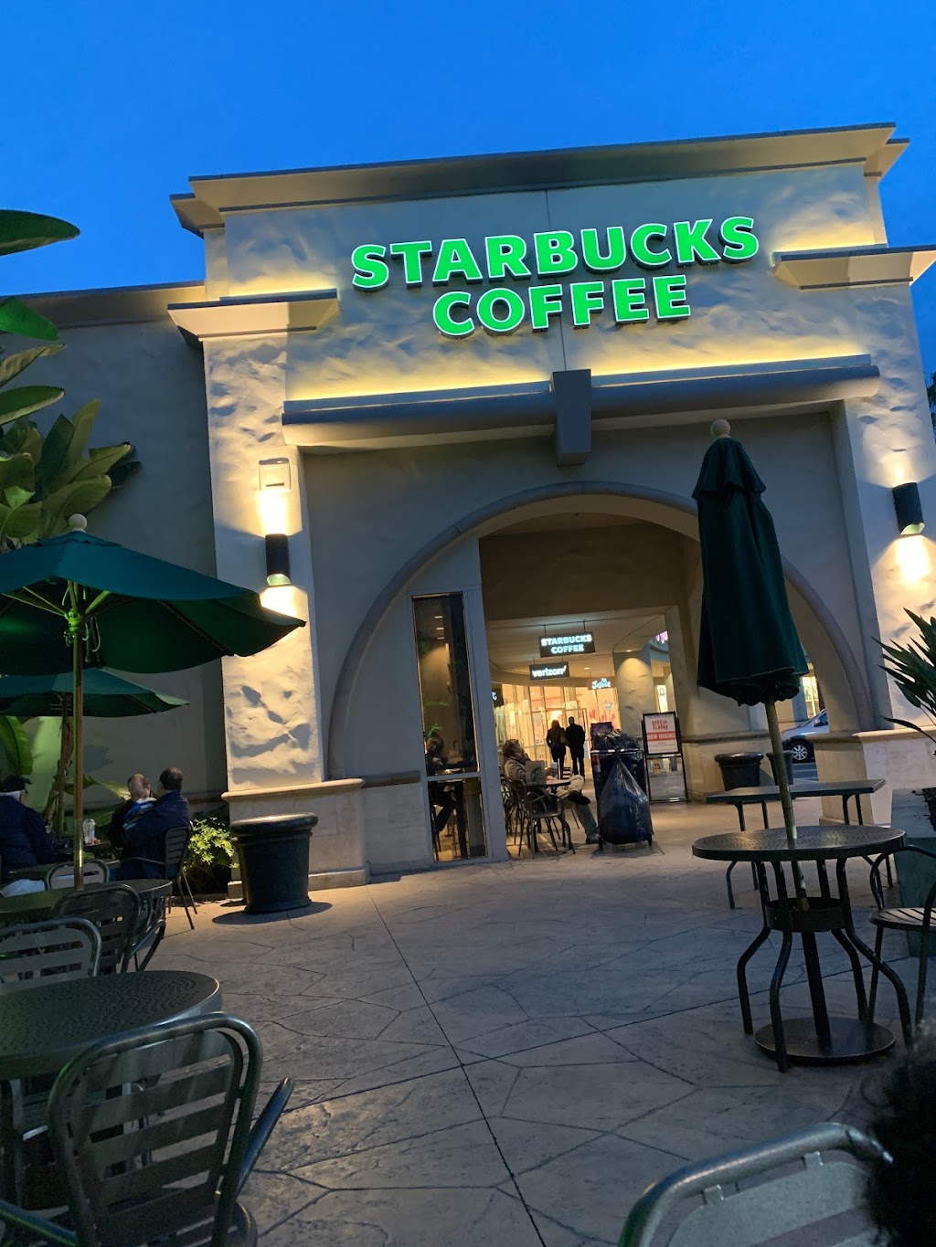 Starbucks | cafe | 901 S Coast Dr, Costa Mesa, CA 92626, USA | 7144291782 OR +1 714-429-1782