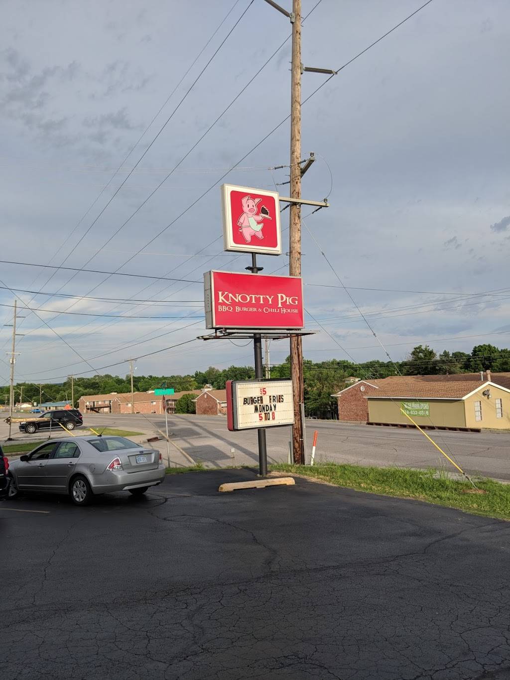 Knotty Pig BBQ, Burger & Chili House | restaurant | 6835 E 15th St, Tulsa, OK 74112, USA | 9182580005 OR +1 918-258-0005