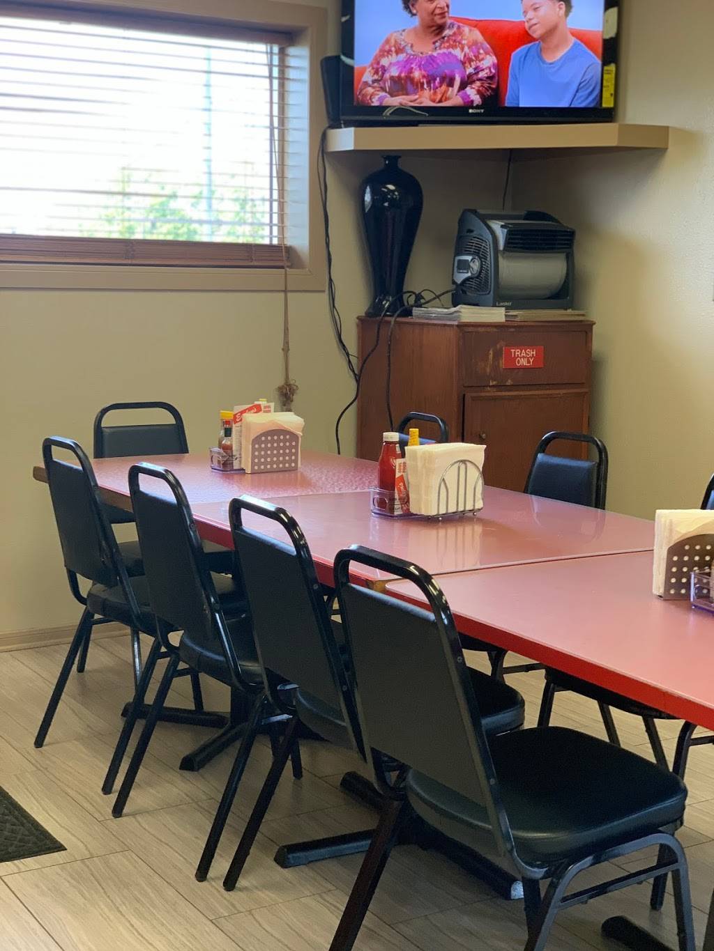 Evelyn’s Soulfood | restaurant | 1925 Regional Medical Dr, Wharton, TX 77488, USA | 9795313086 OR +1 979-531-3086