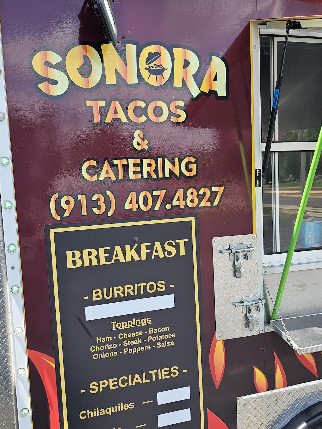 Sonora Tacos | restaurant | 1011 Baptiste Dr, Paola, KS 66071, USA | 9134074827 OR +1 913-407-4827