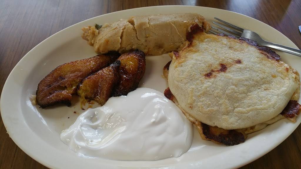 Reinas Restaurant | restaurant | 15000 Bellaire Blvd, Houston, TX 77083, USA | 2815647966 OR +1 281-564-7966