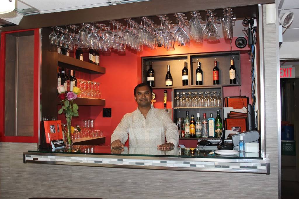 Mias Indian Cuisine-St.Laurent | restaurant | 327 St Laurent Blvd, Ottawa, ON K1K 2Z5, Canada | 6136805353 OR +1 613-680-5353