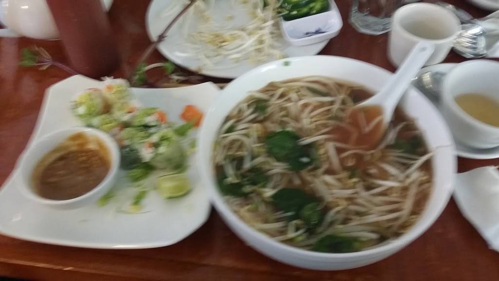 Saigon Restaurant | restaurant | 795 Forest Ave, Portland, ME 04103, USA | 2078746666 OR +1 207-874-6666