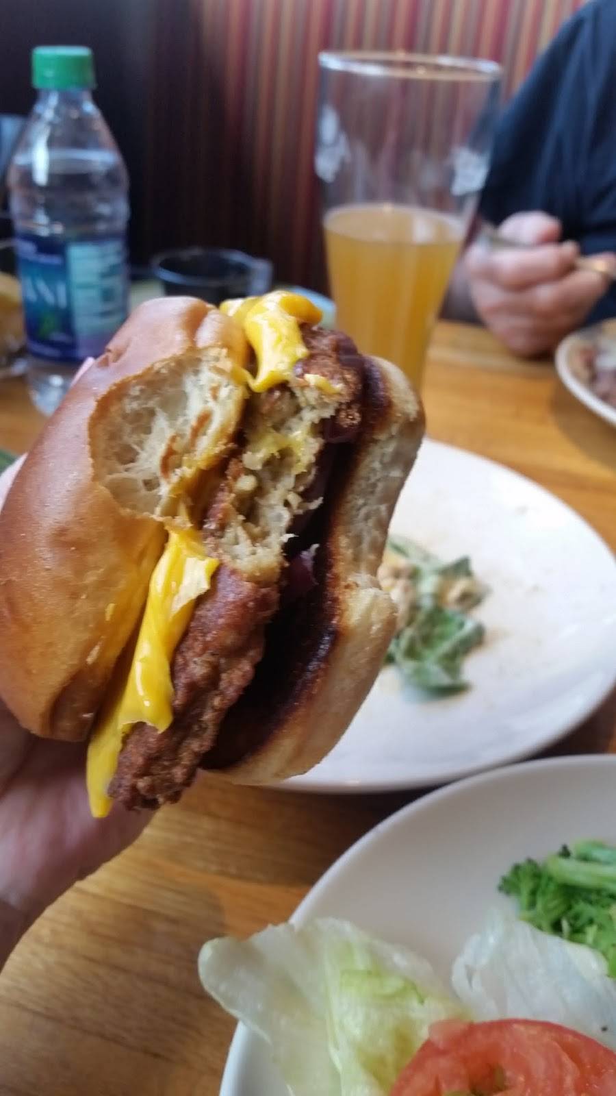 Applebees Grill + Bar | restaurant | 2228 Del Prado Blvd S, Cape Coral, FL 33990, USA | 2394585155 OR +1 239-458-5155