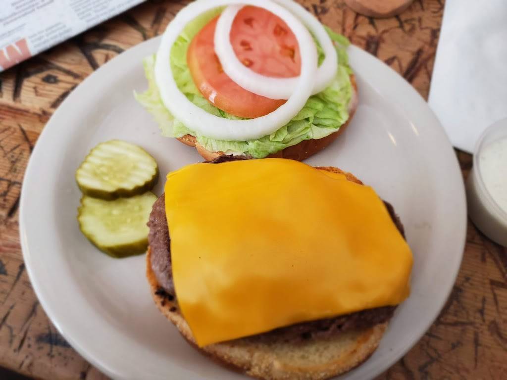 Cavalier Store | restaurant | 2920 Rivermont Ave, Lynchburg, VA 24503, USA | 4348453837 OR +1 434-845-3837