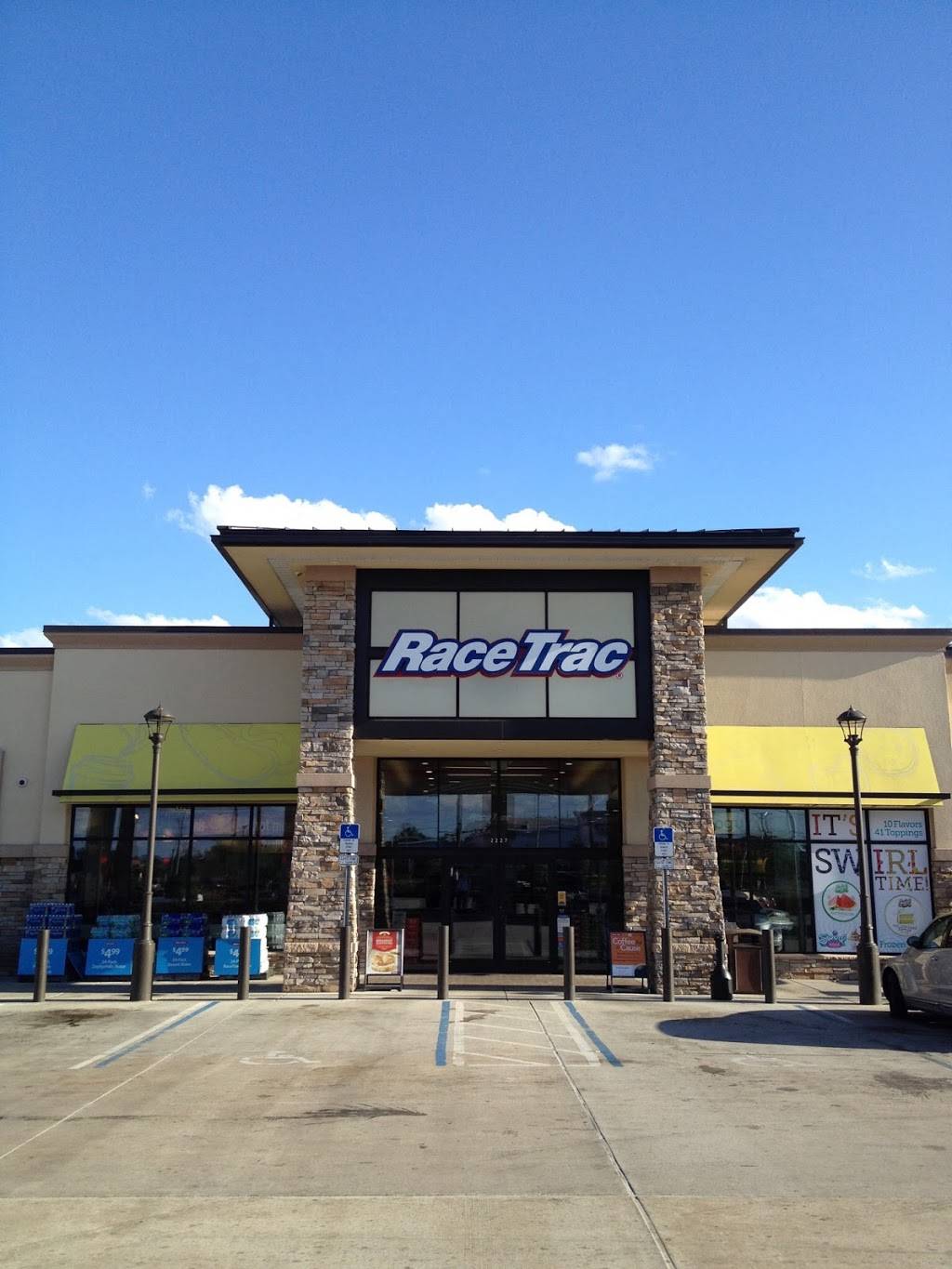 RaceTrac | bakery | 2227 US-92, Auburndale, FL 33823, USA | 8639670315 OR +1 863-967-0315