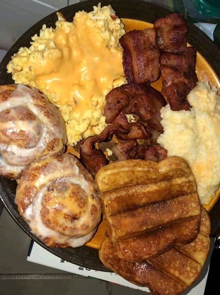 Whataburger | restaurant | 2215 N Main St, Cleburne, TX 76033, USA | 8176450261 OR +1 817-645-0261